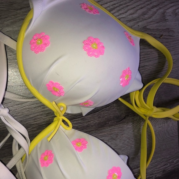 BATHING SUIT TOPS!! - Picture 6 of 8